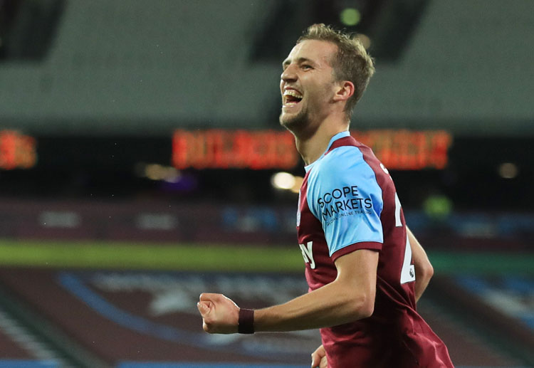 ဒေးဗစ် မိုယက်စ်ရဲ့ ဝက်စ်ဟမ်းကတော့ ပရီးမီးယားလိဂ် နိုင်ပွဲဆက်မှု ရပ်တန့်ခဲ့ရပြီး အမှတ်ပေးဇယား အဆင့် ၇ နေရာ အထိ ကျဆင်းသွားခဲ့ပါတယ်။