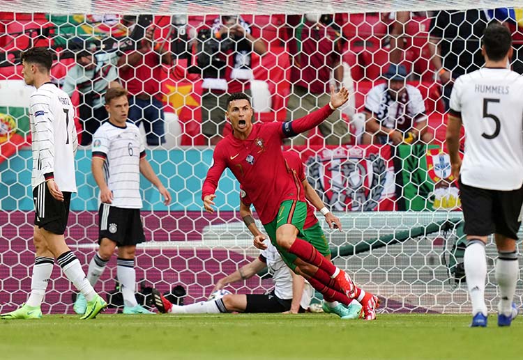 EURO 2020: Sớm có được bàn thắng, tuy nhiên, Bồ Đào Nha vẫn duy trì lối chơi lùi sâu chờ thời cơ
