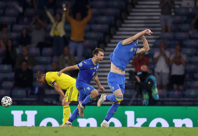 EURO 2020: Phút thi đấu cuối cùng tiền đạo vào thay người Artem Dovbyk có bàn thắng quý hơn vàng