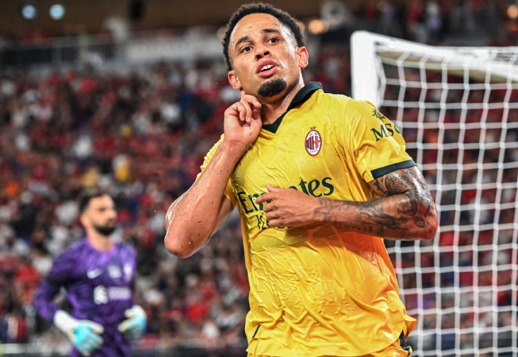 တတိယမြောက် ငွေသုံး အများဆုံး ပရီးမီးယားလိဂ် ကလပ် ကတော့ မန်ချက်စတာယူနိုက်တက် ဖြစ်ပါတယ်။