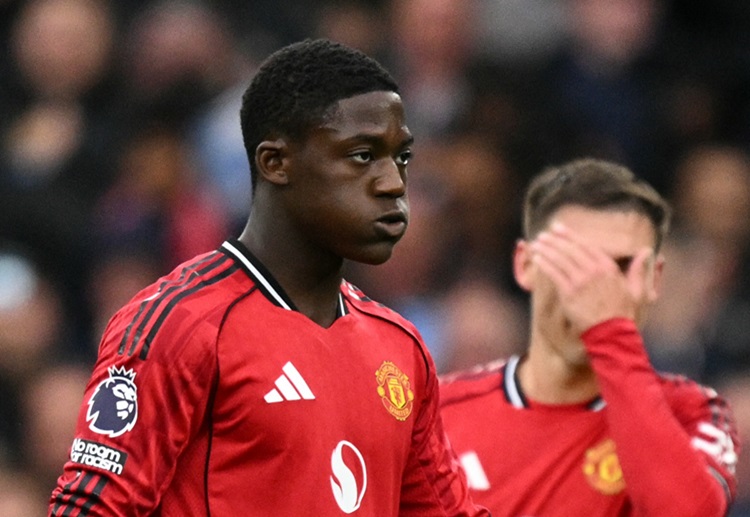 ဒီအခြေအနေကို စီးရီးအေ ချန်ပီယံ တို့က စောင့်ကြည့်နေပြီးတော့ မိန်နူးကို အရင်လို ခြေစွမ်းကောင်းတွေနဲ့ ပြန်လည် မြင်တွေ့ရဖို့ နေပဲလ်ဆီ လာမယ့် ဆောင်းရာသီမှာ အငှားနဲ့ ခေါ်ယူဖို့ စဉ်းစားနေတာ ဖြစ်ပါတယ်။