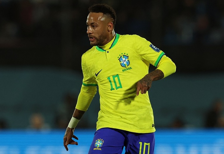 နေမာ ဂျူနီယာ ကိုတော့ လာမယ့် ဇန်နဝါရီမှာ ပရီးမီးယားလိဂ် ကလပ် မန်ချက်စတာယူနိုက်တက်က ခေါ်ယူဖို့ အံ့အားသင့်ဖွယ် စိတ်ဝင်စားလာကြောင်း သိရပါတယ်။