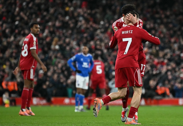 တစ်ဖက်မှာ ဆန်းဒါးလန်း ကလည်း ပရီးမီးယားလိဂ် ၂ ပွဲဆက် မရှုံးအောင် ကစားထားနိုင်ပြီး အမှတ်ပေးဇယား အဆင့် ၆ နေရာမှာ ရှိနေပါတယ်။