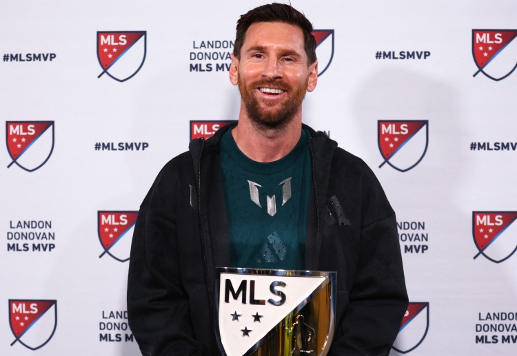 မက်ဆီက အသက် ၁၃ နှစ် အရွယ် ကတည်းက လာလီဂါ ကလပ်ကို ရောက်ရှိလာခဲ့သူ ဖြစ်ပြီး ၂၀၂၁ ကနေ ၂၀၂၃ ခုနှစ် အထိတော့ လီဂူးဝမ်း ကလပ် ပီအက်စ်ဂျီမှာ ကစားခဲ့ပါတယ်။